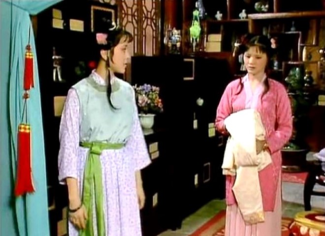 晴雯不让黛玉进门宝玉踹晴雯,晴雯赶走贾母为何不救