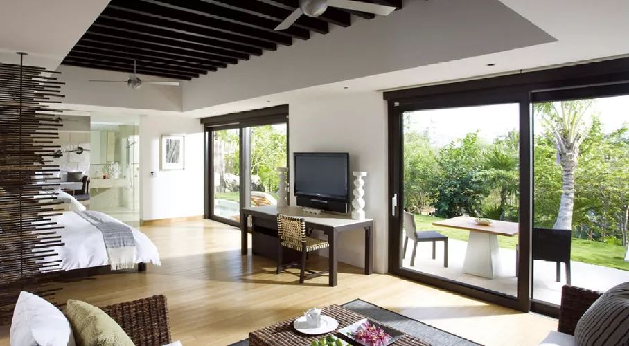 老式65型铝合金门窗滑轮更换,家装门窗更换推荐