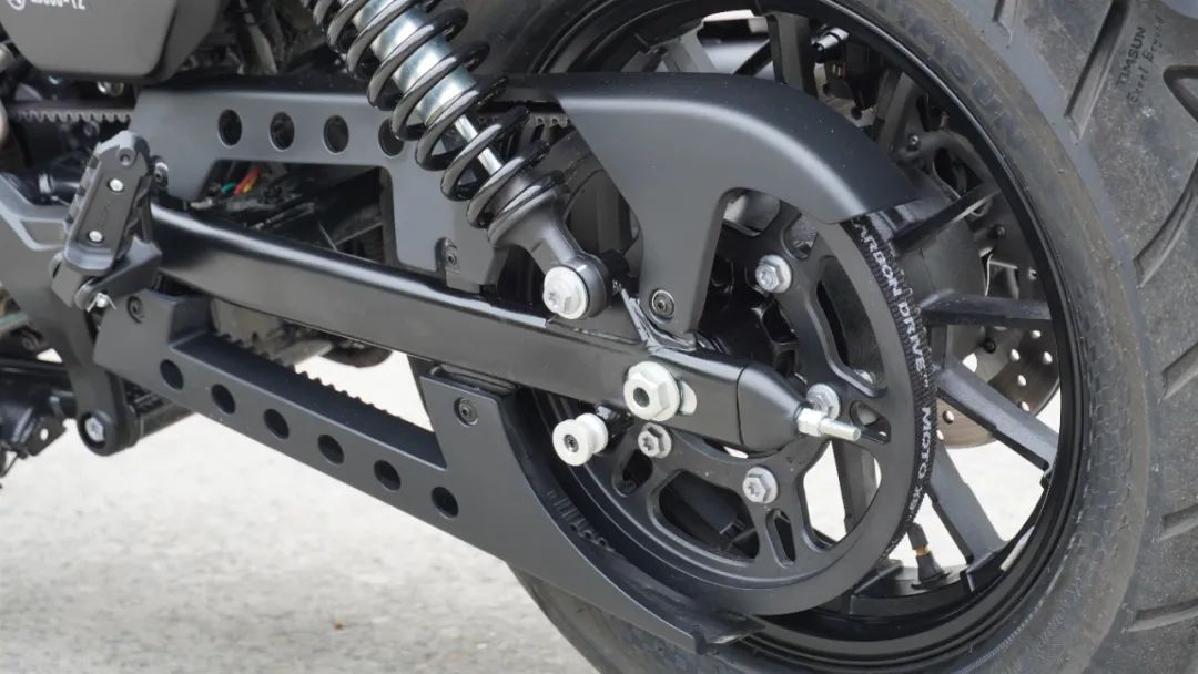 国产300复古巡航车有几款,座高690美式巡航摩托