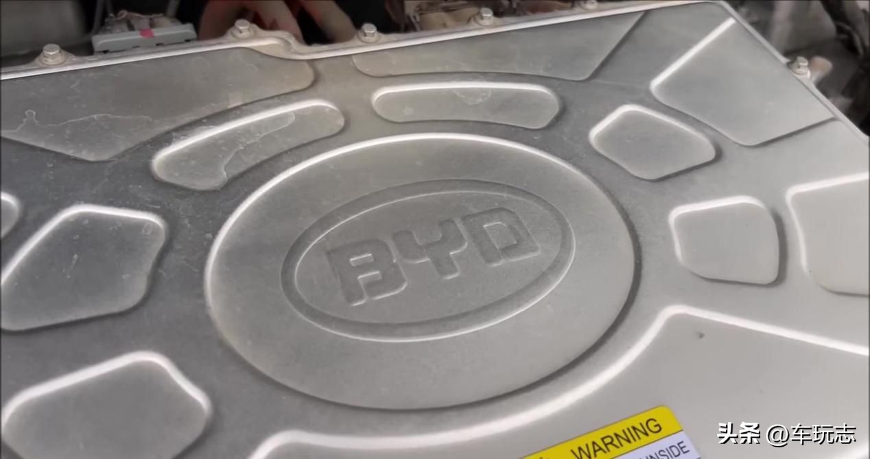 e6比亚迪新能源汽车,纯电动比亚迪e6不容忽视的亮点