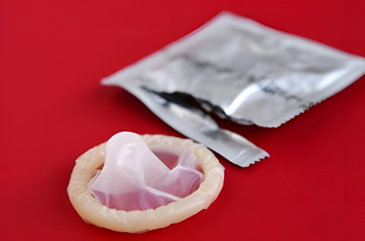 安全套的油对身体有害吗,安全套的油要不要擦干净