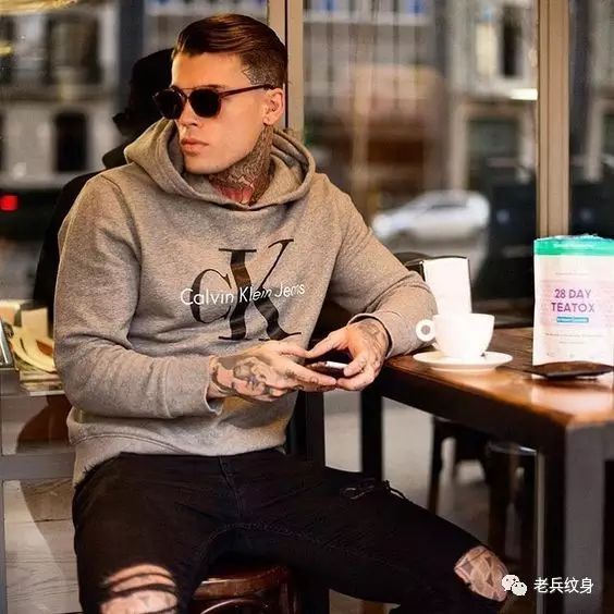 纹身发炎怎么消除,纹身发炎了需不需要再去补色