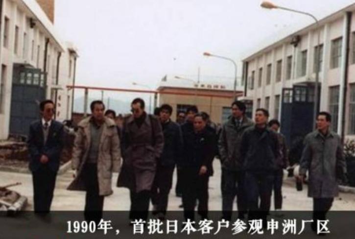 花1亿给员工包车,20年没人离职!他跟996对着干,却年入226亿