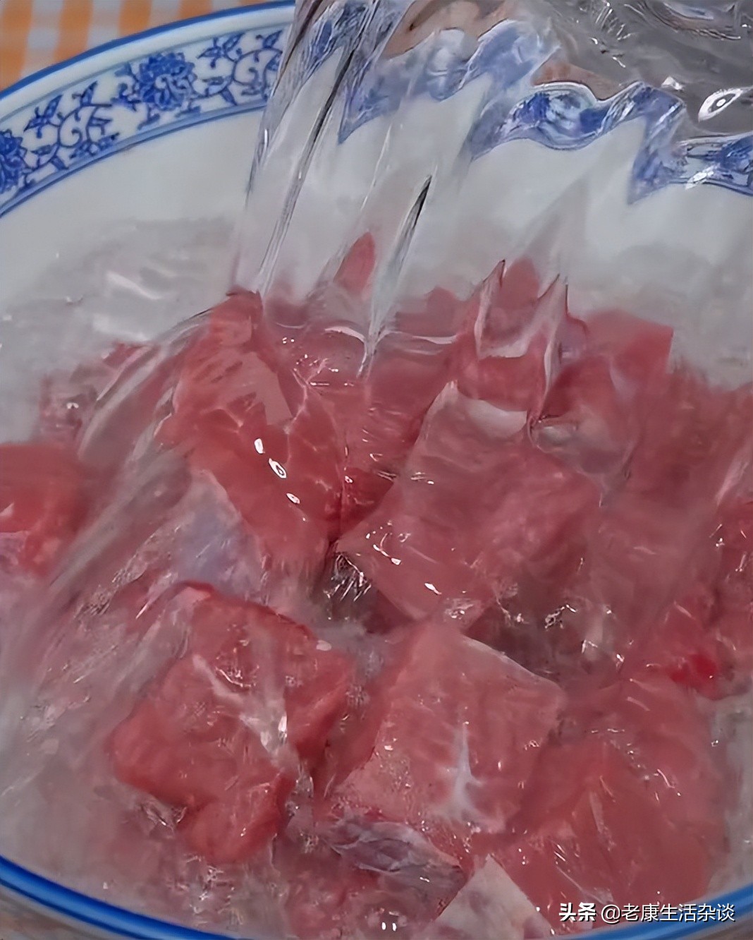 萝卜炖牛肉怎么做才软烂,萝卜炖牛肉软烂无比的秘诀