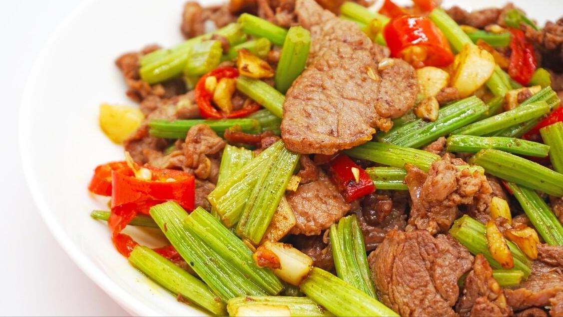 女性多吃这6种食物既美容又养生,女人不舍得花钱吃饭怎么办