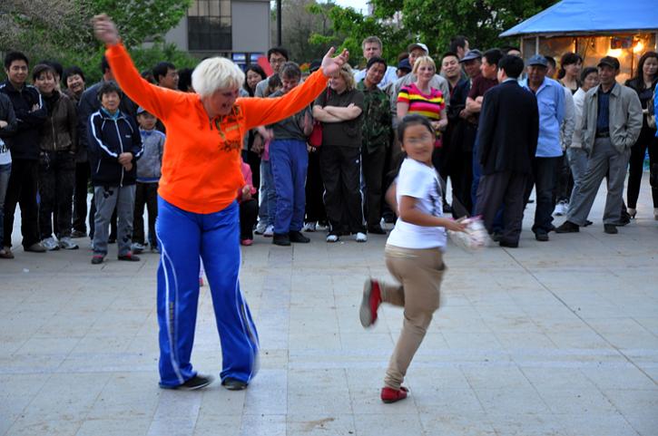 单骑五万里环游中国,85后黑龙江姑娘单骑环游中国