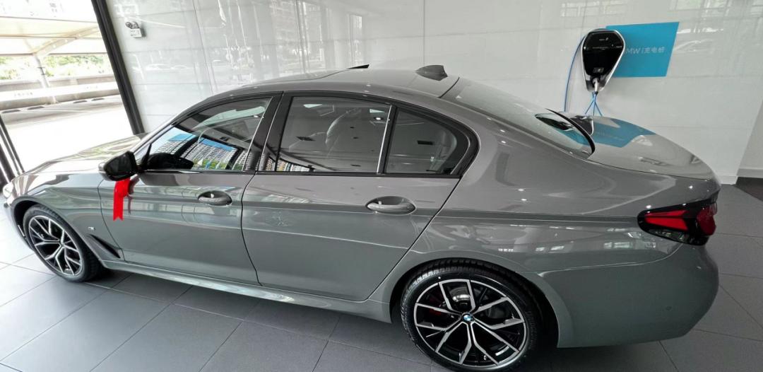 重庆一男子花光积蓄买了辆宝马,男子花40万买奥迪车结果是翻新车