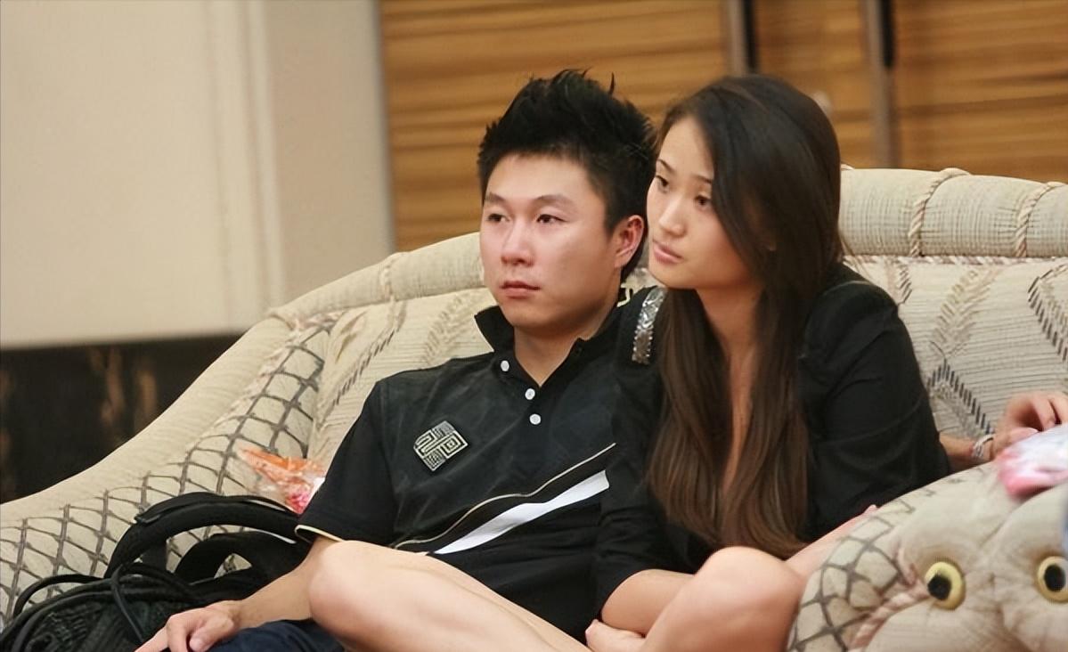 奥运冠军带妻子领奖,奥运冠军出国留学