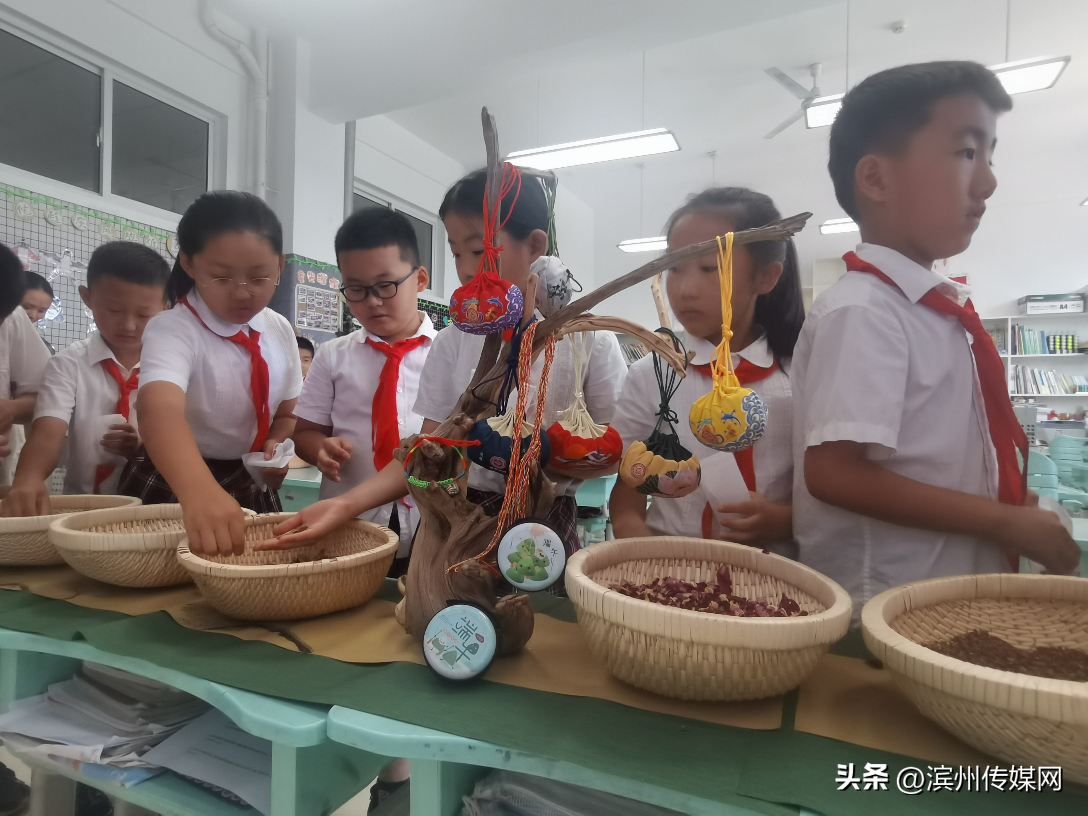 非遗文化进校园课堂设计,学校邀请非遗文化传承人进校园