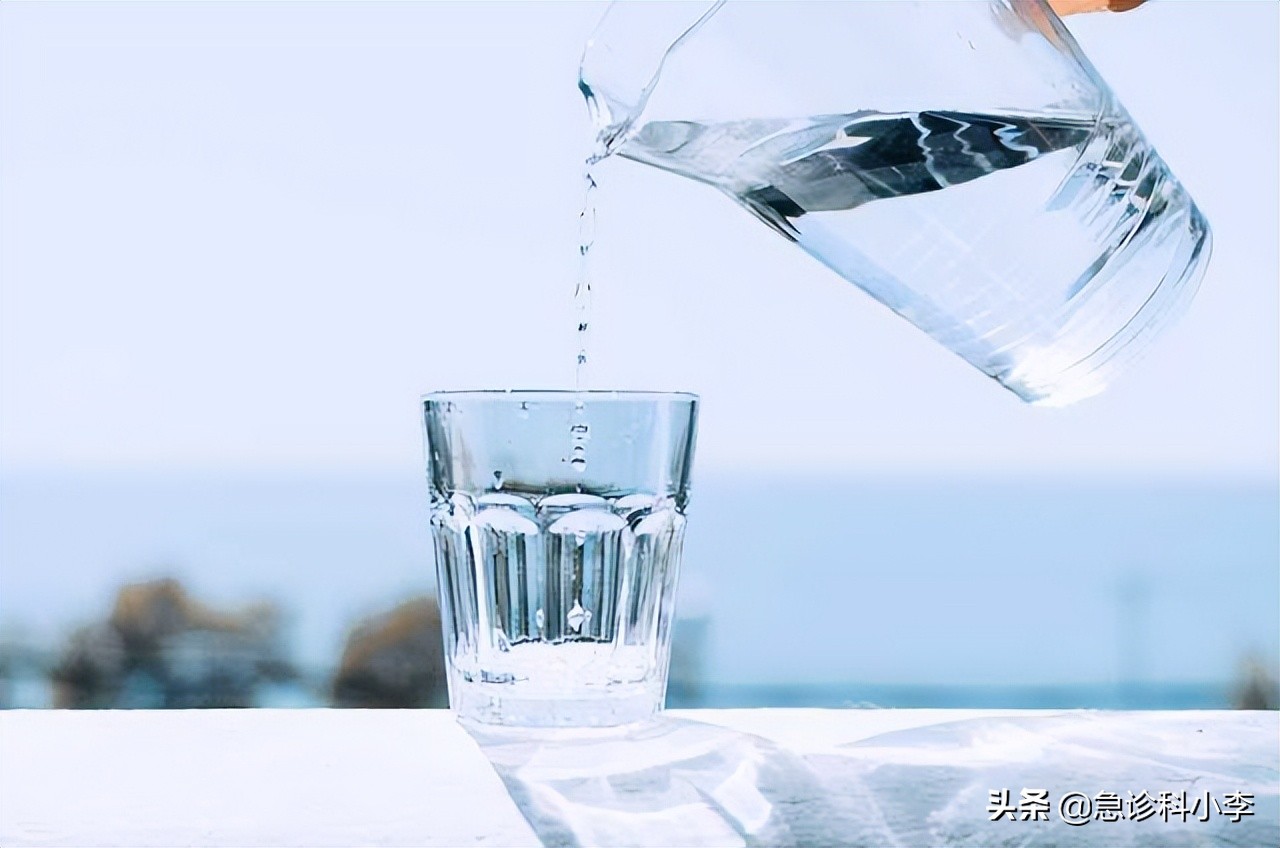 喝水对肾怎么样,喝水越多对身体越好这是真的吗