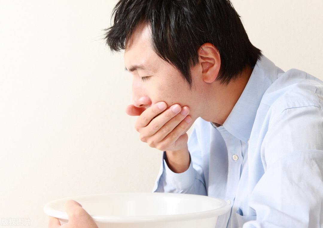 口干口苦口臭是肝有什么问题吗,口干口苦口臭是肝不好要引起重视