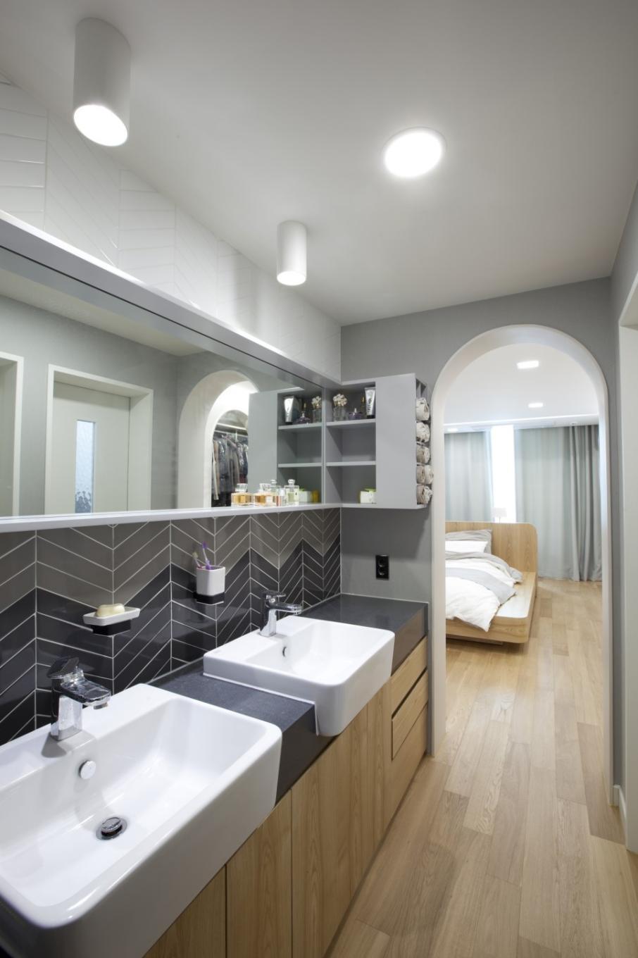 客厅电视背景墙做成收纳柜,小户型不做电视柜如何增加收纳