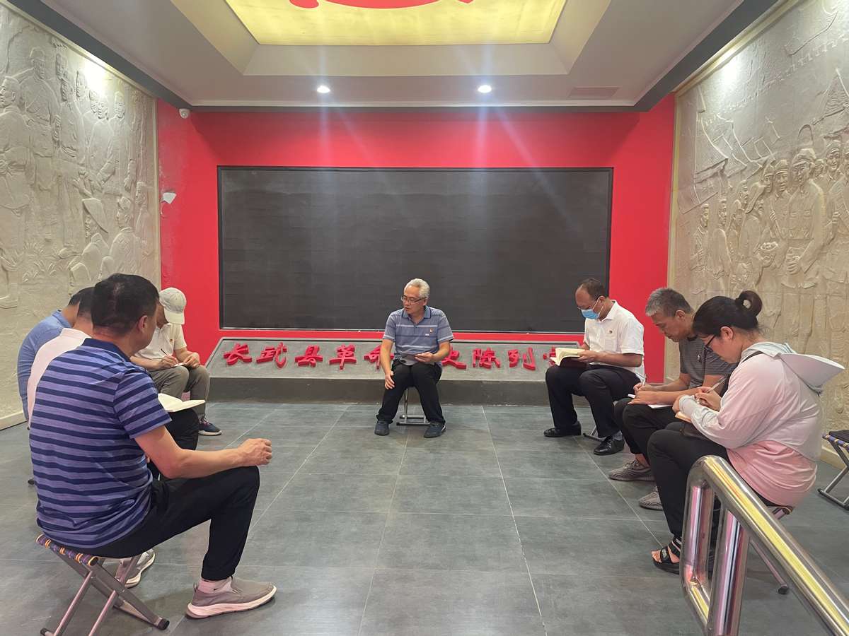 *党**史照亮新征程初心如磐砥砺行陕西秦康印染有限公司*党**委赴长武县亭北村革命旧址开展主题*党**日活动