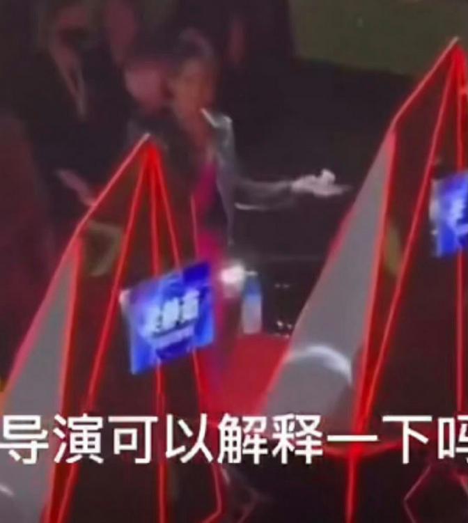 知情人曝李玟摔倒后节目组没停,知情人曝李玟摔倒后节目组喊停