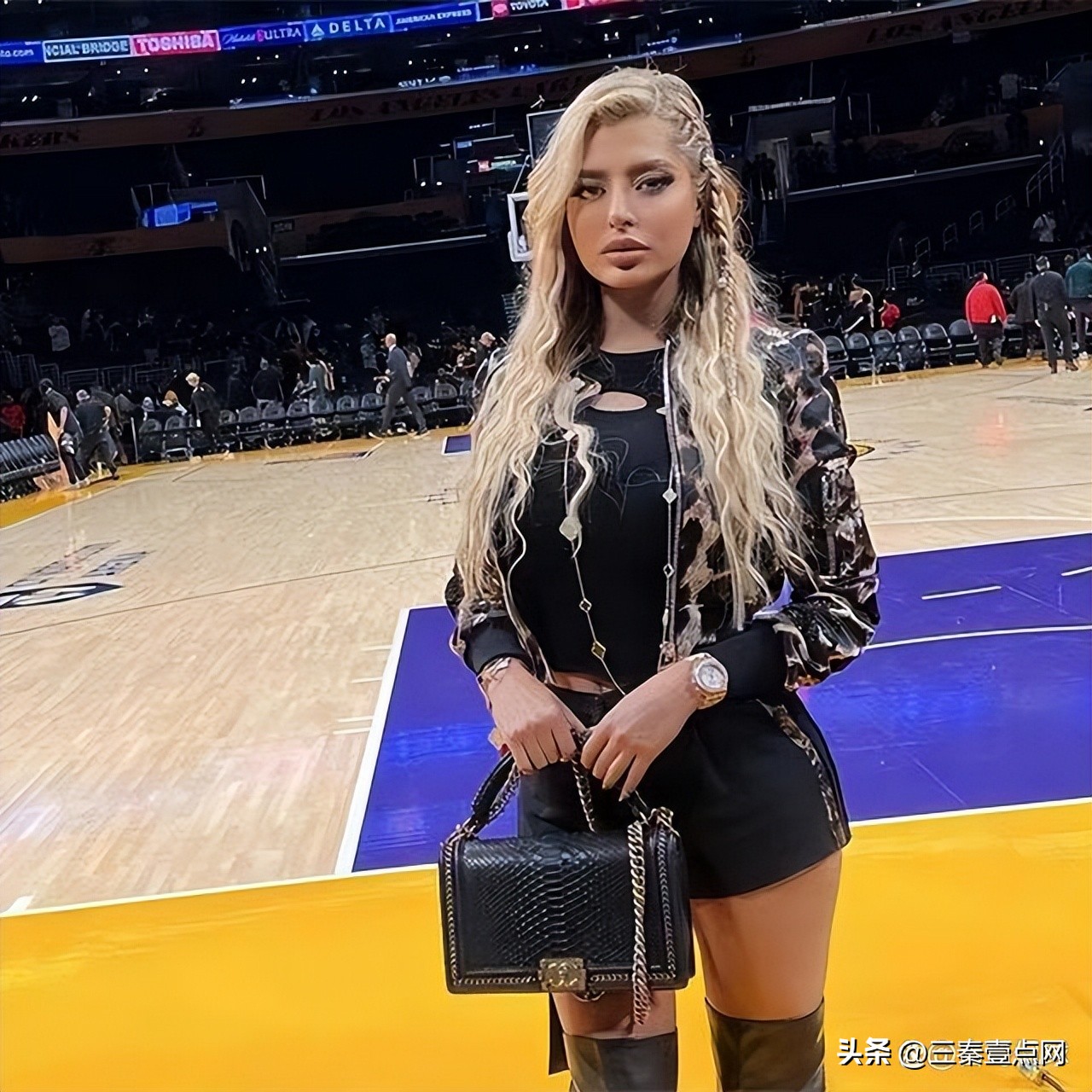 最性感女裁判结婚幕后故事？贝弗利女友秀性感？马龙骚扰瓦妮莎？