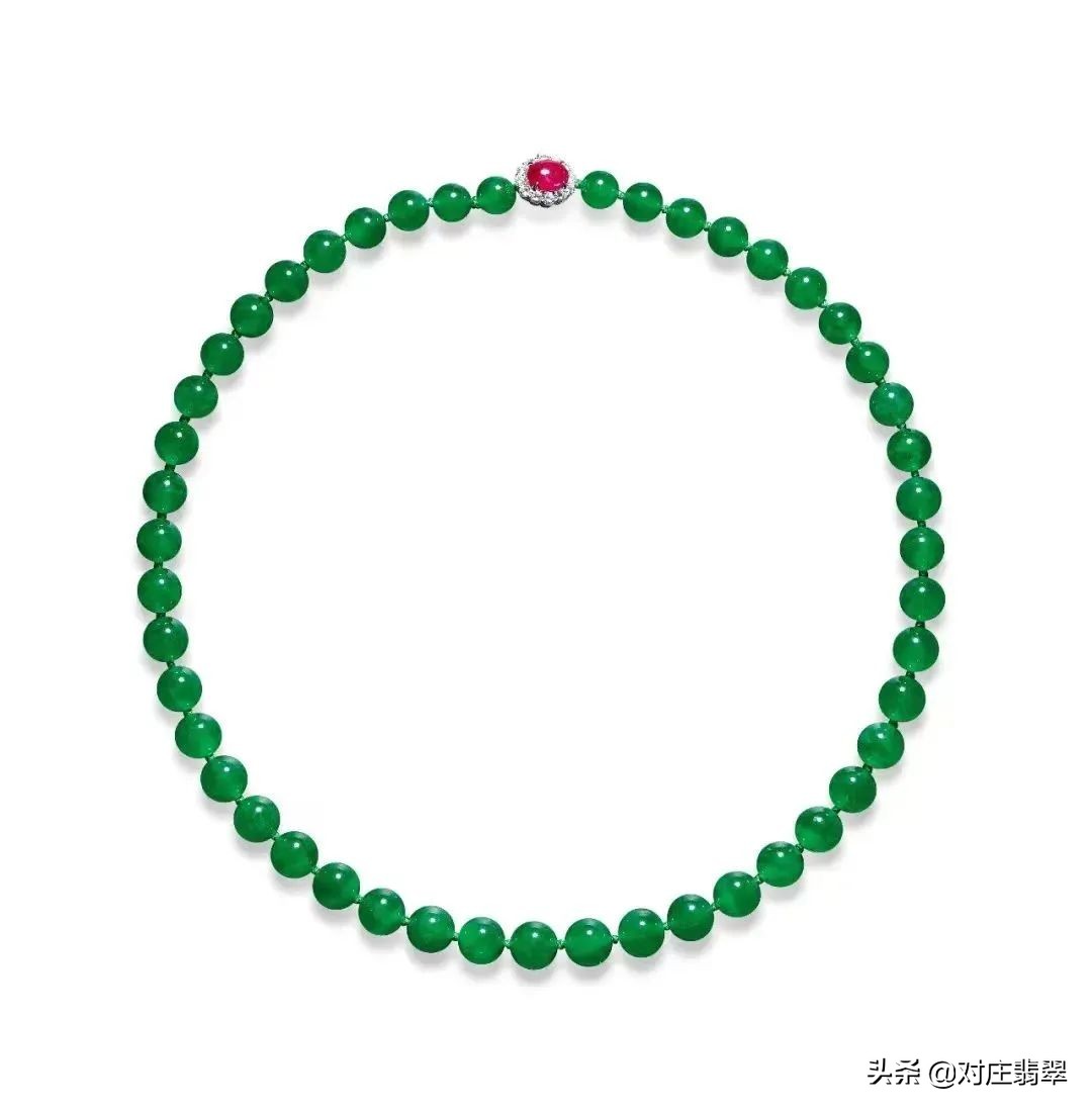 翡翠珠链再次封神？香港保利一条珠链拍出五千多万，历年最高