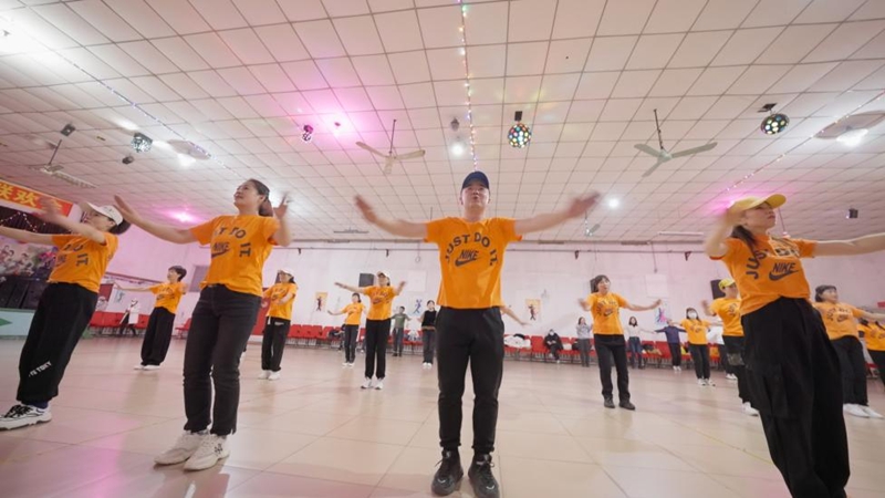 小城中年组团再创业送家乡好农货出圈