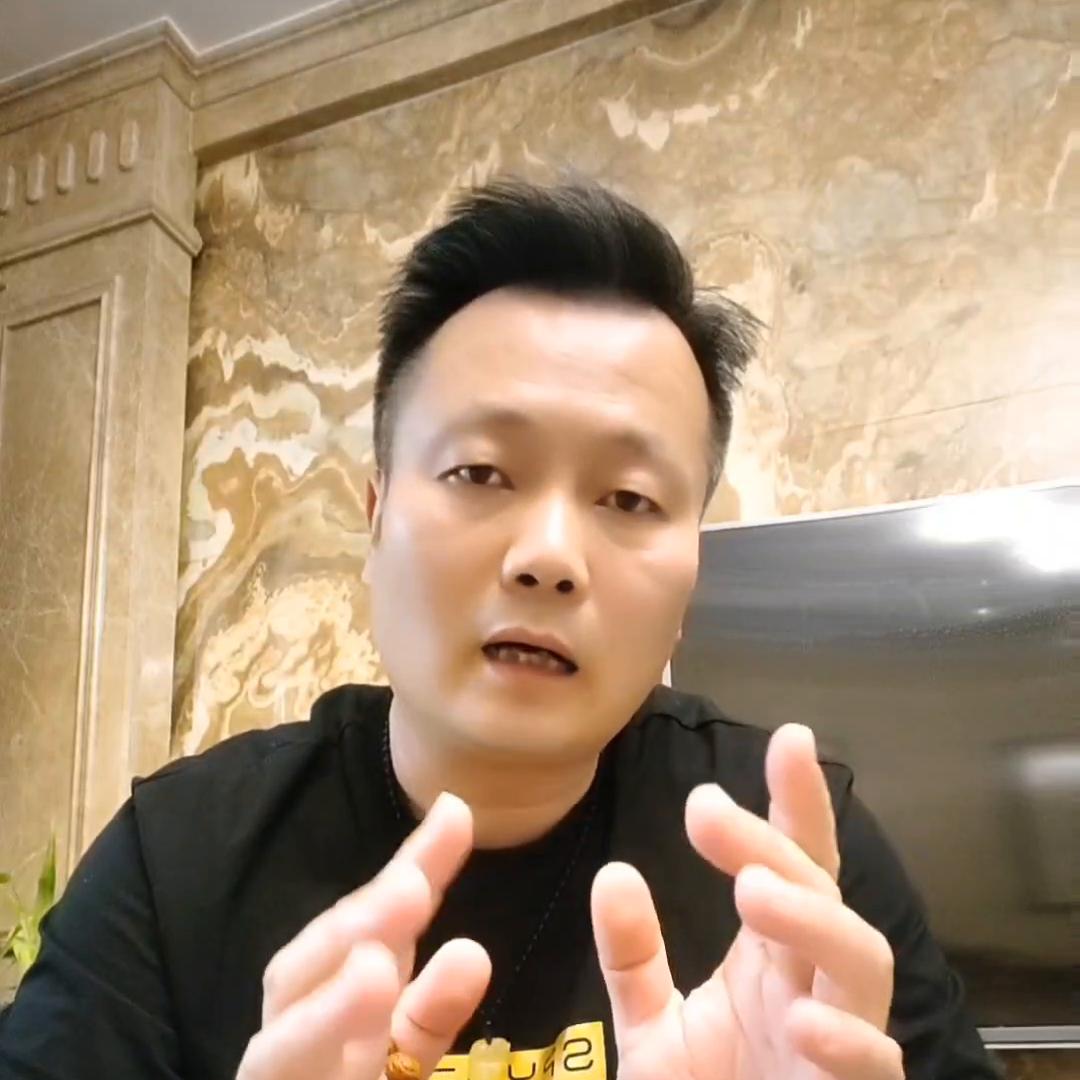 做服装生意的人会有一个共性 (做服装生意要天时地利人和)