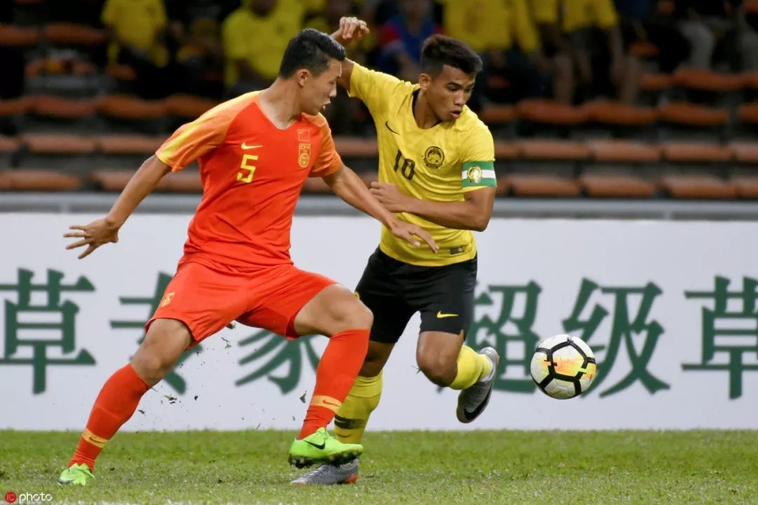 马来西亚国足失误,郑智表示对国足的态度