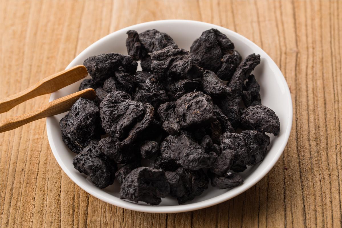 枸杞配什么中药泡茶喝使脾肾不虚,枸杞搭配什么泡开水最补肝肾阴虚