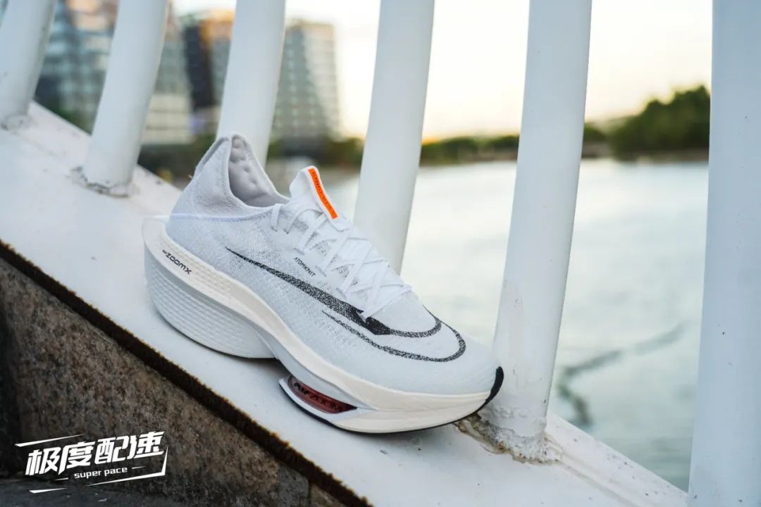 nikenewbalance,nike跑步鞋最顶尖的跑鞋