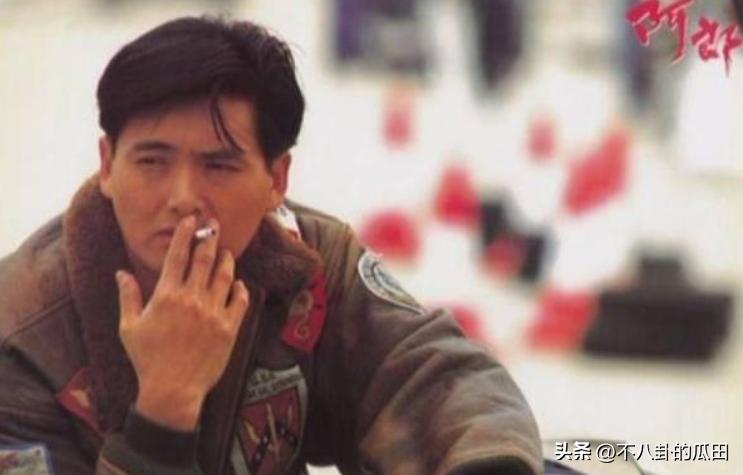 长相成熟棱角分明的帅气男星,年轻时最痞帅的明星男