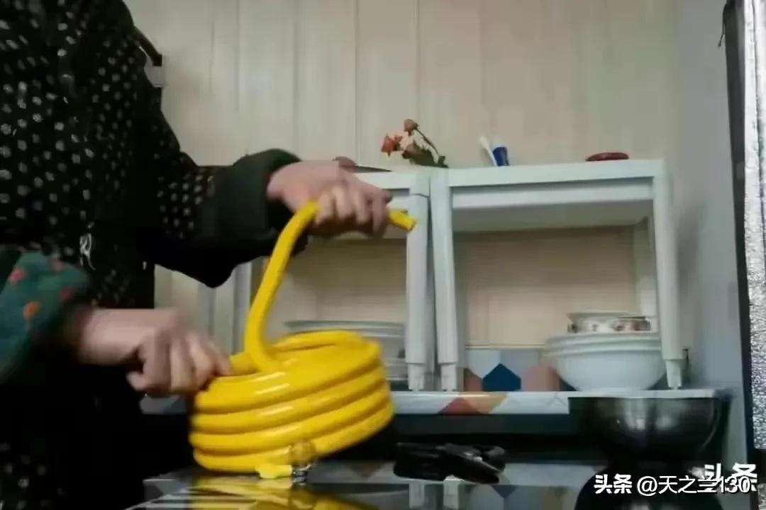 身体抱恙，北京胜芳来回跑，健康状况令人担忧，盼盼奶奶终于住院