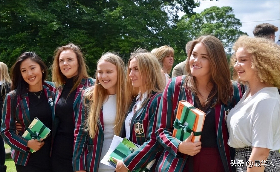 牛津大学首位华裔女生演讲,牛津大学三百年来唯一女辩手