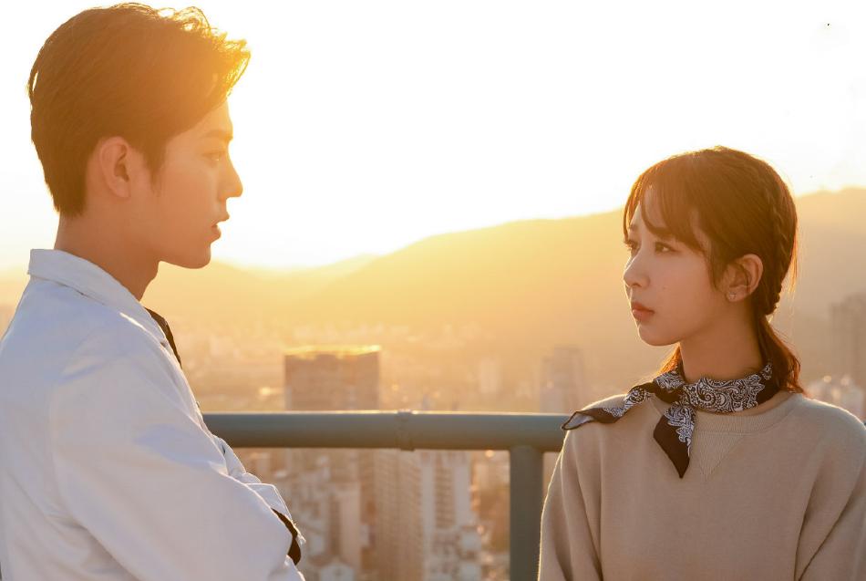 《夜色倾心》播6集口碑大爆,甜宠又爆笑,鹅厂又甩出硬核王炸剧