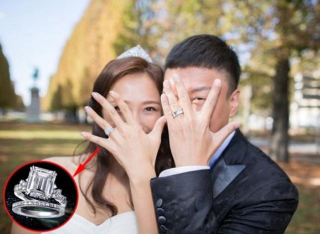 孙红雷夫妇定居澳洲？现身墨尔本闹市无人识，过亿庞大资产曝光