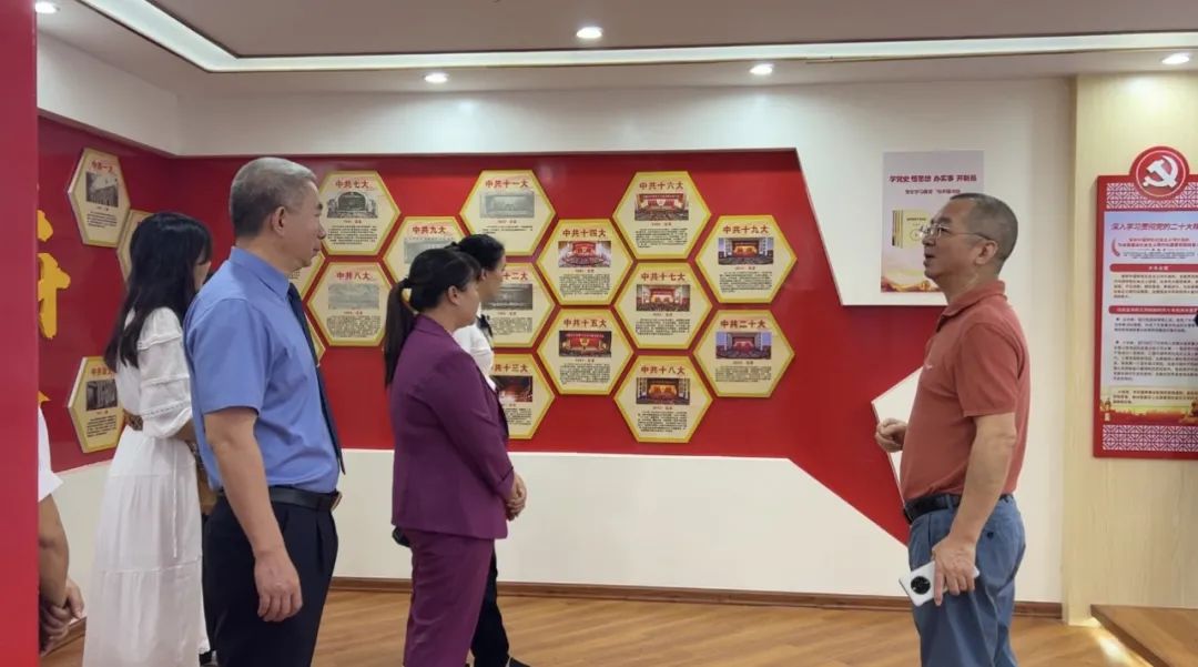 检察干警助力生态环境保护,助力美丽中国建设检察开放日