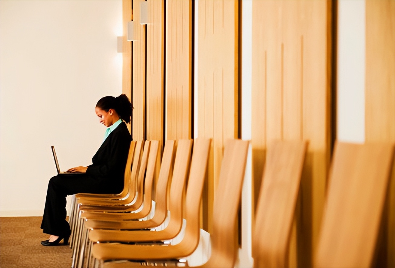 产后背痛最快缓解方法,干活累的背痛怎么缓解