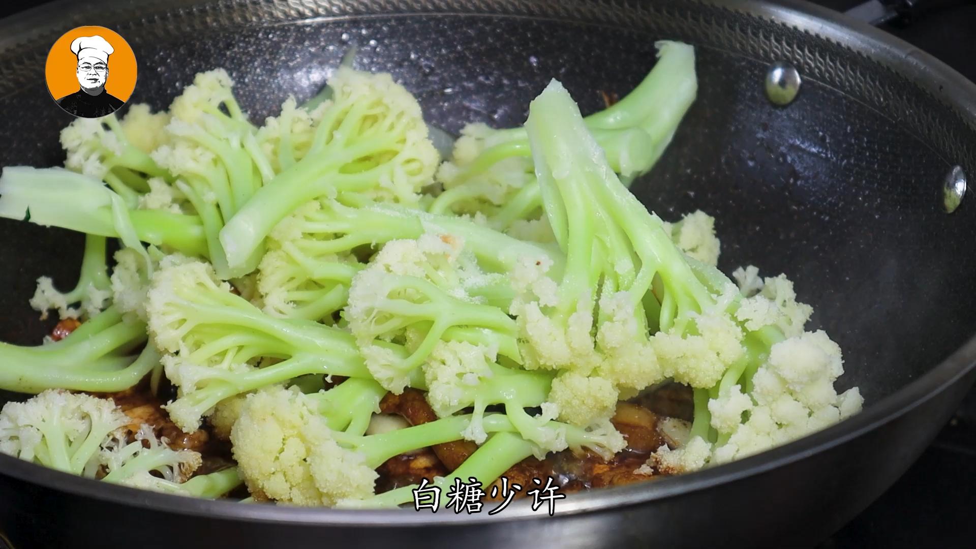 炒花菜不发黑的方法,炒花菜第一步不焯水怎么办