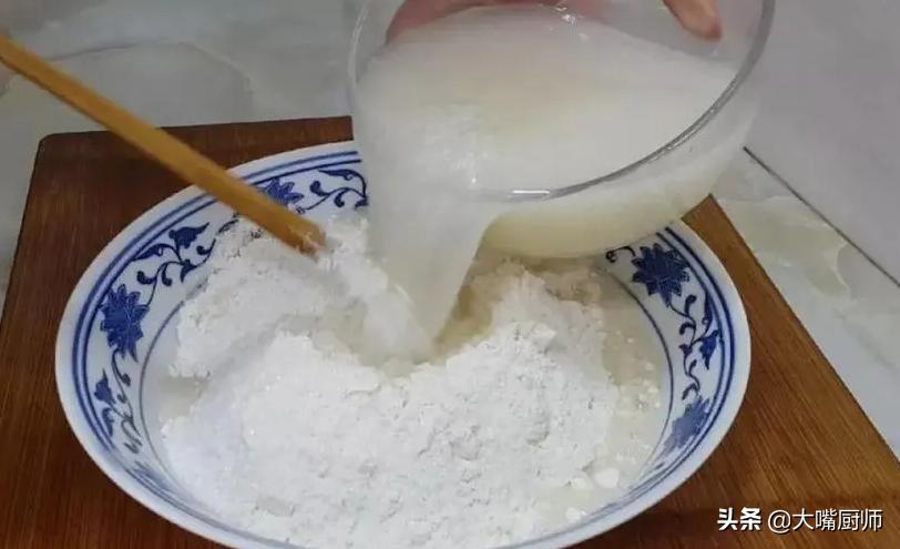 蒸馒头直接放酵母粉不冲开可以吗,蒸馒头直接放碱