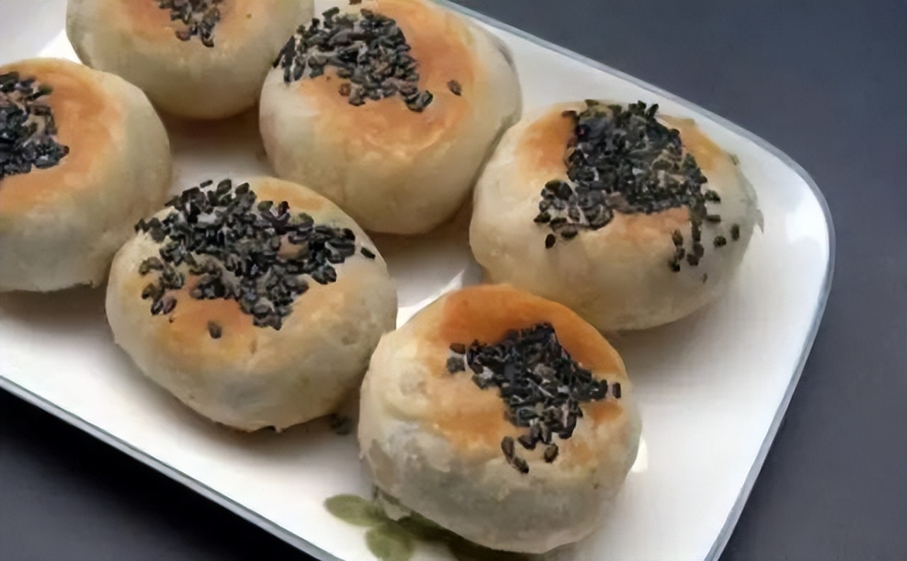 中秋节吃月饼还有什么习俗吗,中秋节是不是有吃月饼的习俗