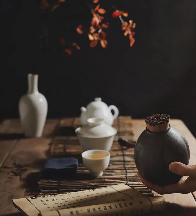 「诗词鉴赏」冬夜饮酒，一杯酒温暖整个冬天