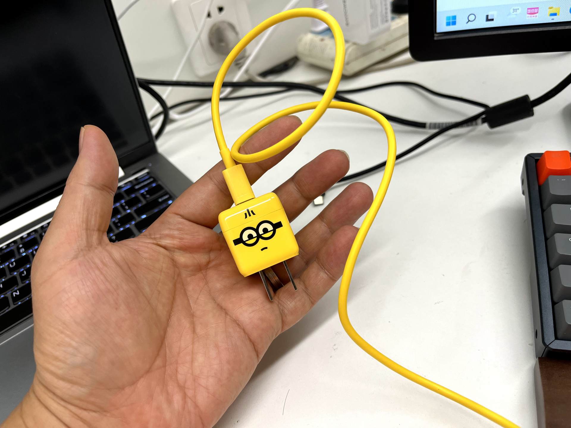 现在入手iphone13值不值得,现在入手iphone13值不值