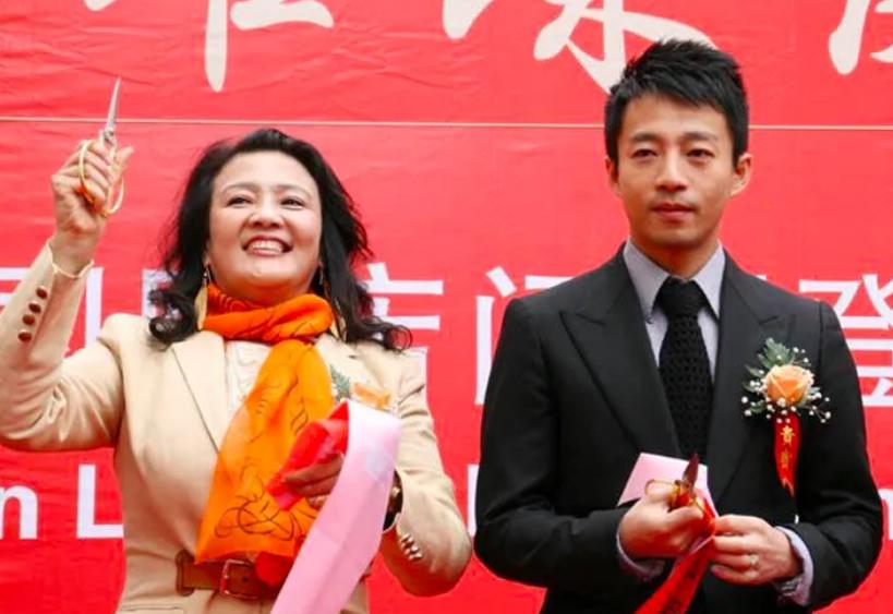 台湾省发生地震后，汪小菲母亲张兰和孙女视频，称新房子能抗十级