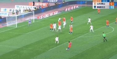 险些发生冲突!王大雷赛后一直“约谈”南通球员,好在队友拉开