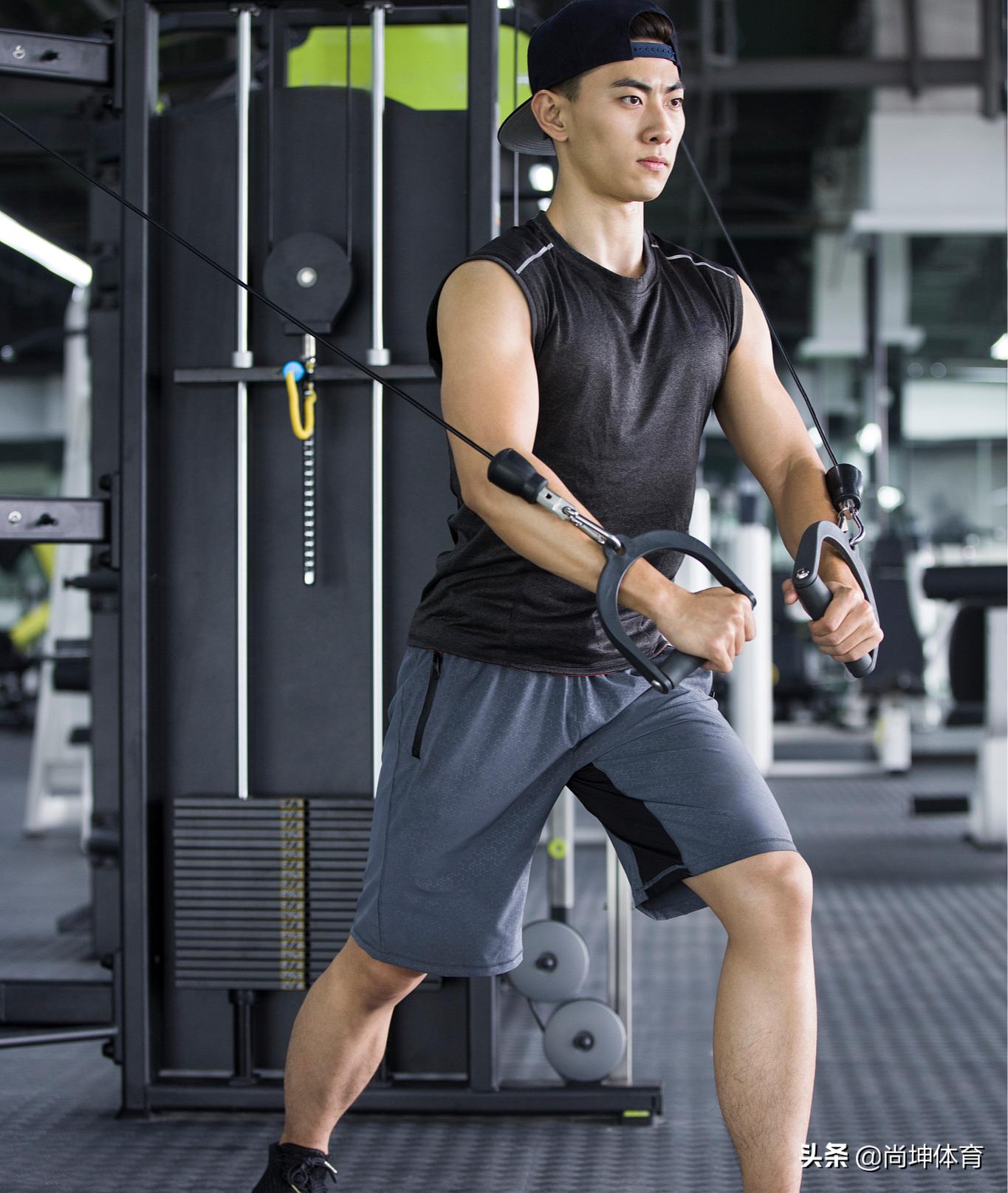 健身器械家用健身房,健身房器械使用教程附近健身房