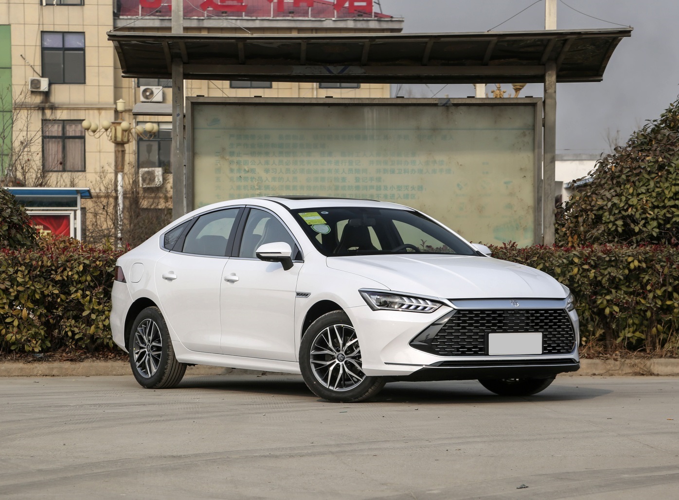 家用轿车建议选紧凑型车，看看这三款，省油，空间大，安全配置多