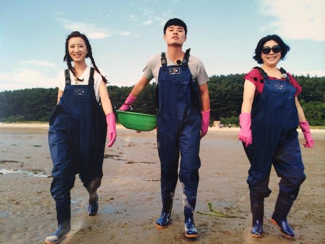 陈赫前妻许婧晒出海旅游照,陈赫前妻许婧穿搭