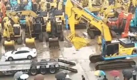 美国大爷网购中国老人机,美国大爷买中国挖土机