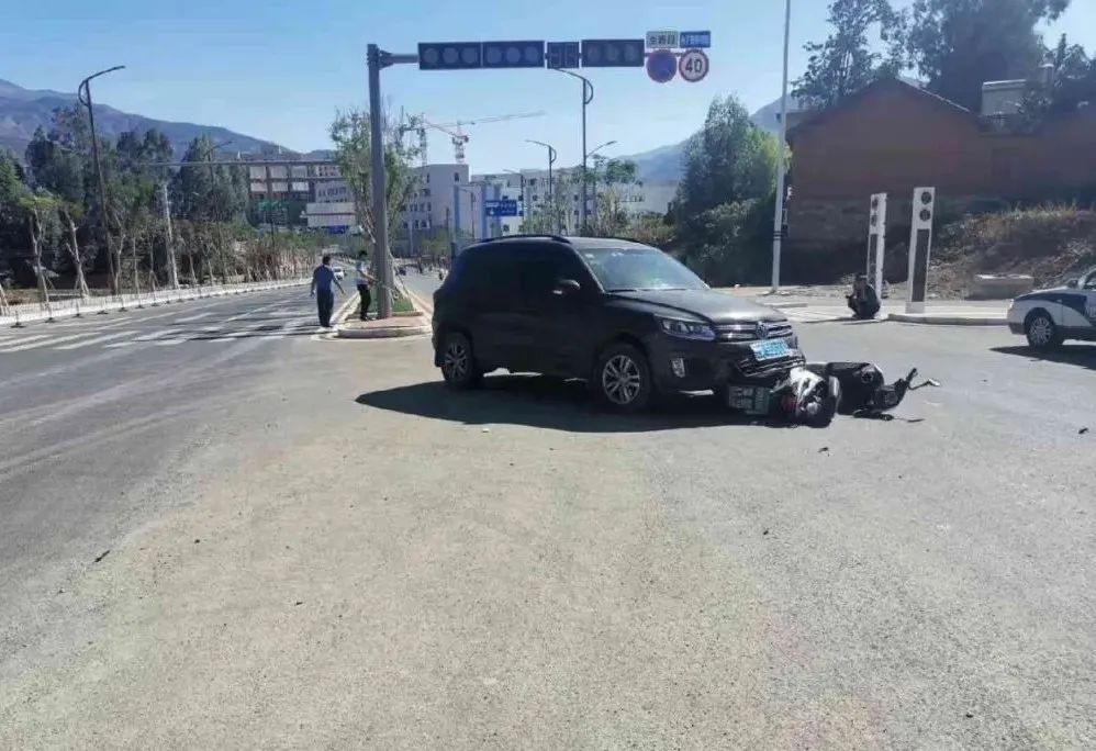 未成年人骑电动车被交警抓的后果,未成年人骑行电动车安全事故