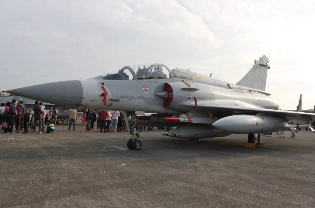 回归之后，台军20万*队军**的*器武**如何处理，能否为我所用