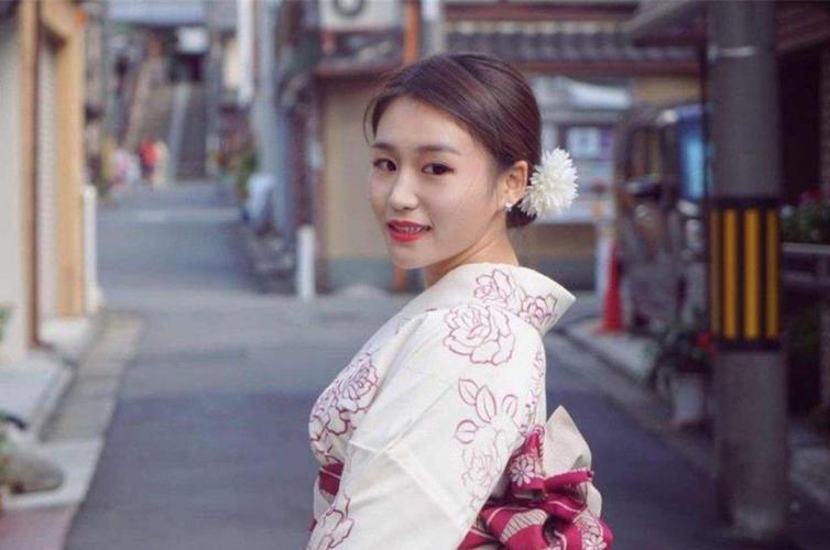 天啦！日本女人原来都过的很快乐！我还一直想去拯救她们呢