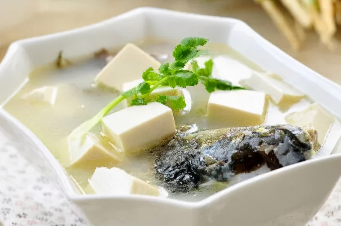 艾叶花椒生姜泡脚祛寒湿还是湿热,用什么药泡脚能把人体寒湿排出来