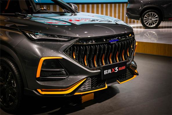 10万年终奖买国产运动车,居然能买到剪刀门?