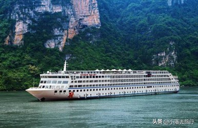 三峡坐游轮低层好还是上层好,三峡游轮坐左边好还是右边好