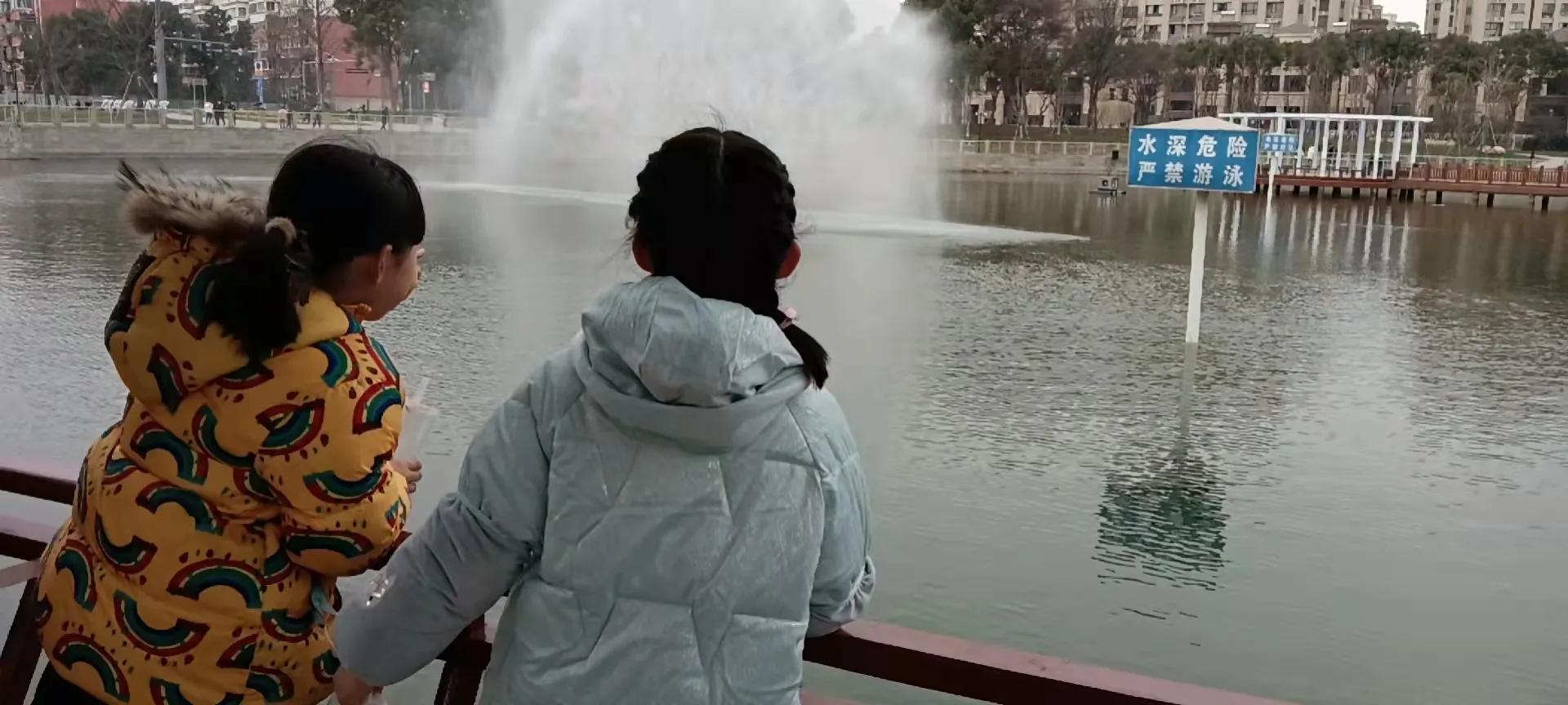 闺蜜结伴带娃出游好吗,跟闺蜜一起带着孩子出游